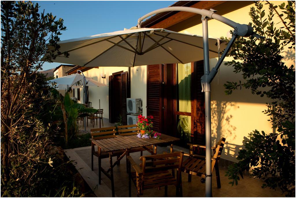 Ai Parchi Dei Parrini Bed & Breakfast Partinico Cameră foto